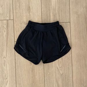 Black lululemon hotty hot shorts size 2